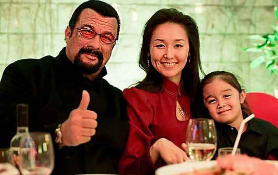 Savannah Seagal with her parents. Savannah Seagal Bio, Wiki, Age, Height, Boyfriend, Husband, Children, Affair, Relationship, Net Worth & Salary 